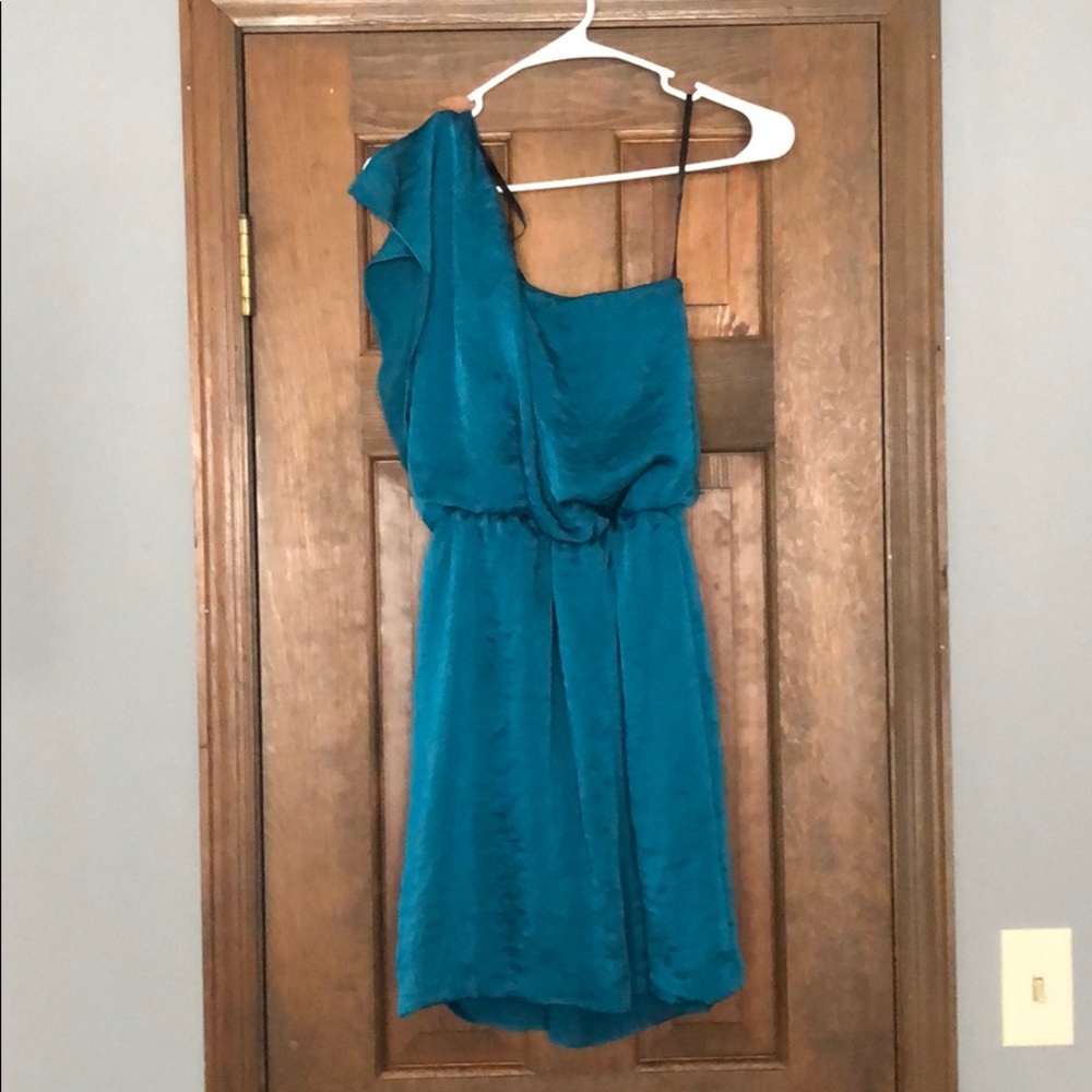 one shoulder dress